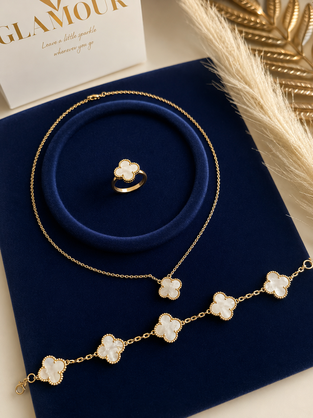 WHITE VAN CLEEF SET(ONE FLOWER NECKLACE)