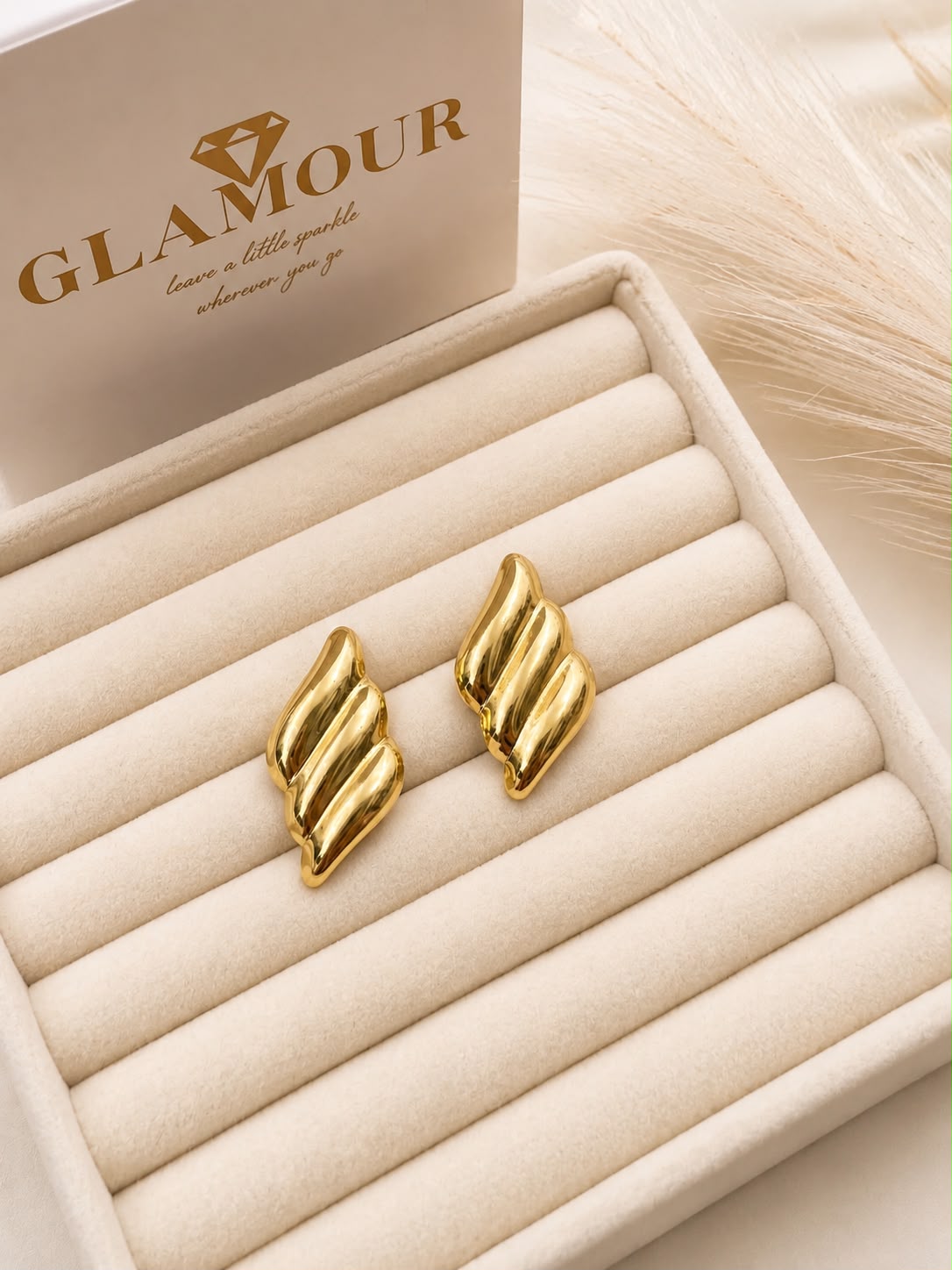 18K GOLD PLATED EARRING